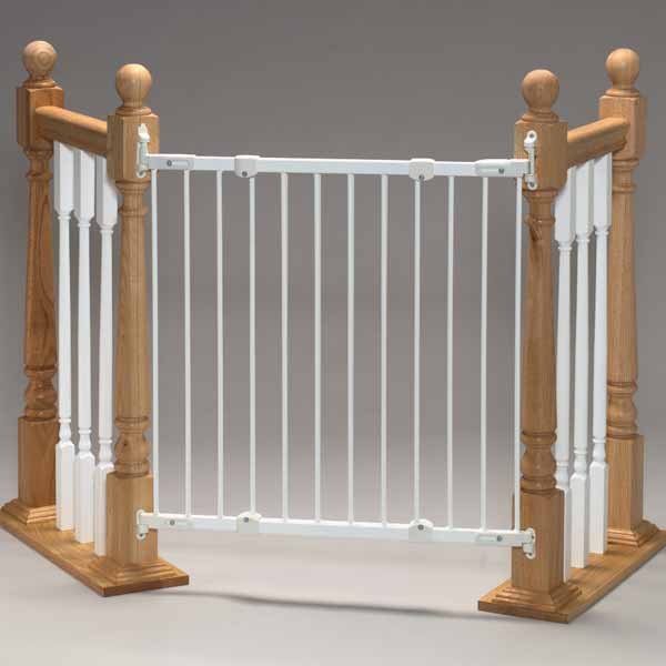 Angle Mount Safeway Wall Mounted Pet Gate (Color: White)